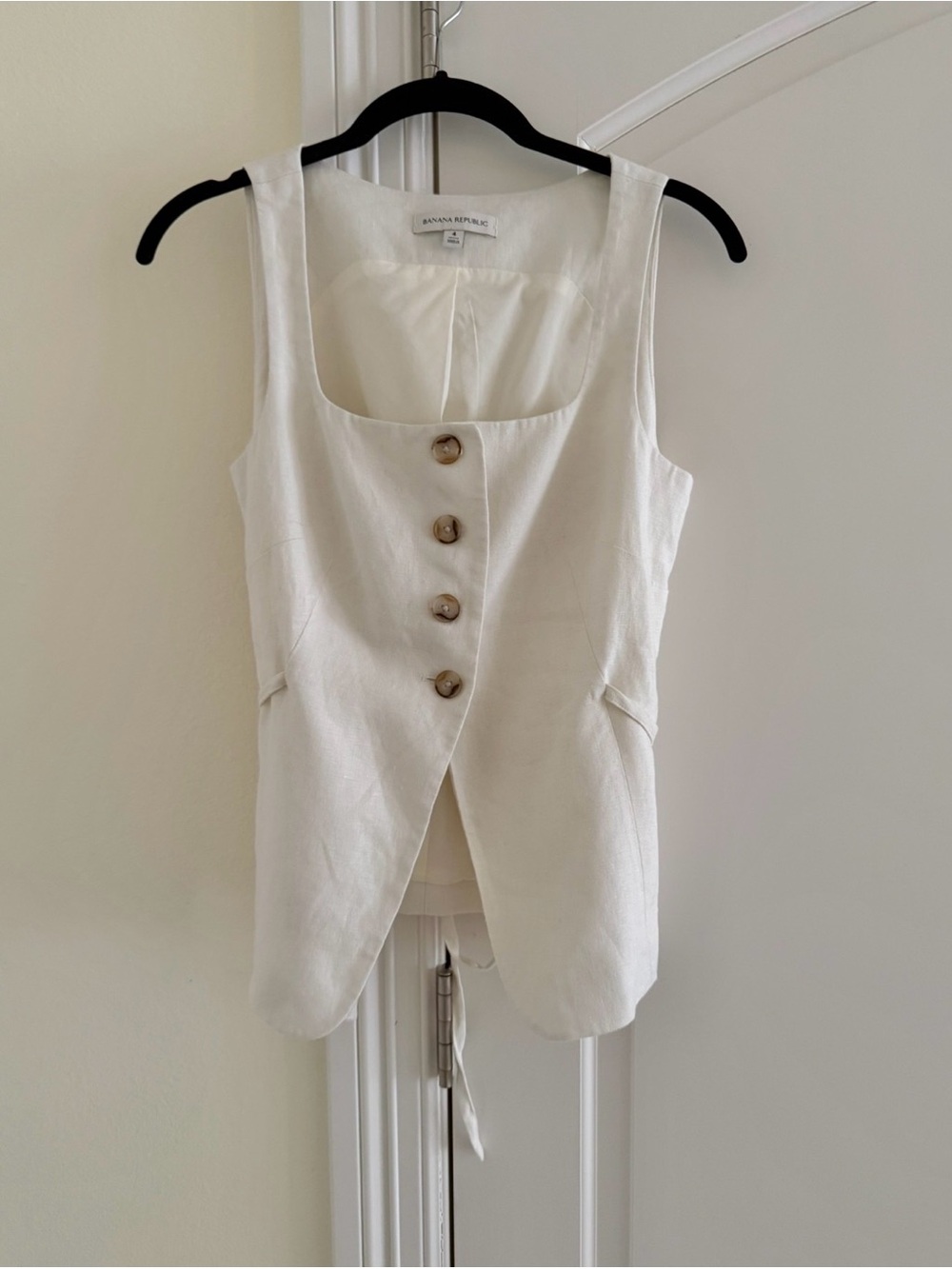 Banana Republic Cream Linen Button Front Tank